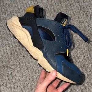 Nike Air Huarache Premium